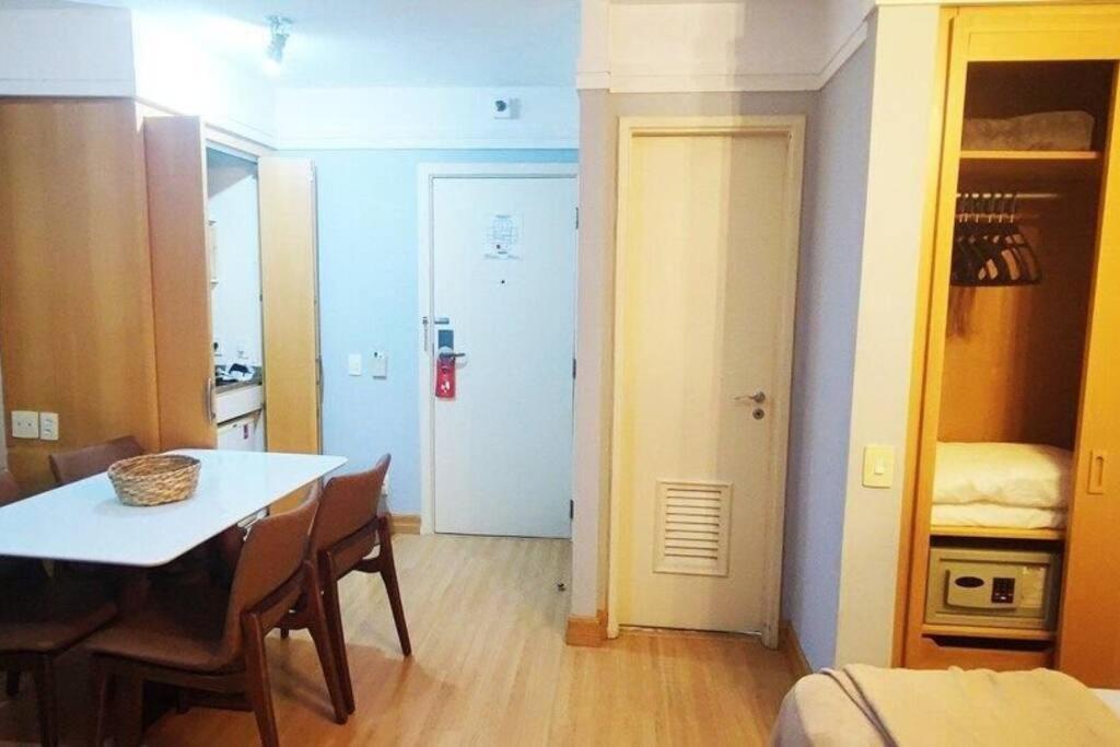 Flat 4 Estrelas Prox Av Paulista, Hc, Convencoes Reboucas, Metro, Bares Nos Jardins
